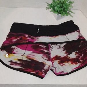 lululemon athletica Speed Up Short. Pigment Wind Berry Rumble color. Womens 4.